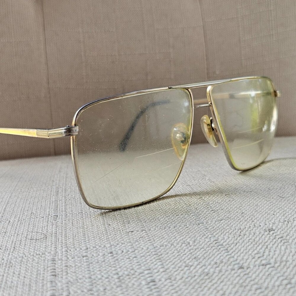 Vintage Tura Women Eyeglasses Frame Gold Tone 58[]11 135 Eye Wear Glasses